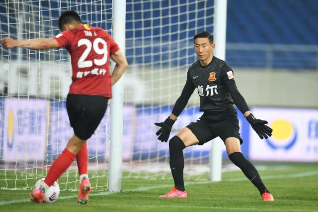 注册奖励-【中超】谭龙头球破门越位+中柱 长春0比0武汉